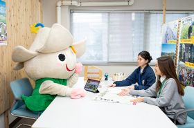 知る