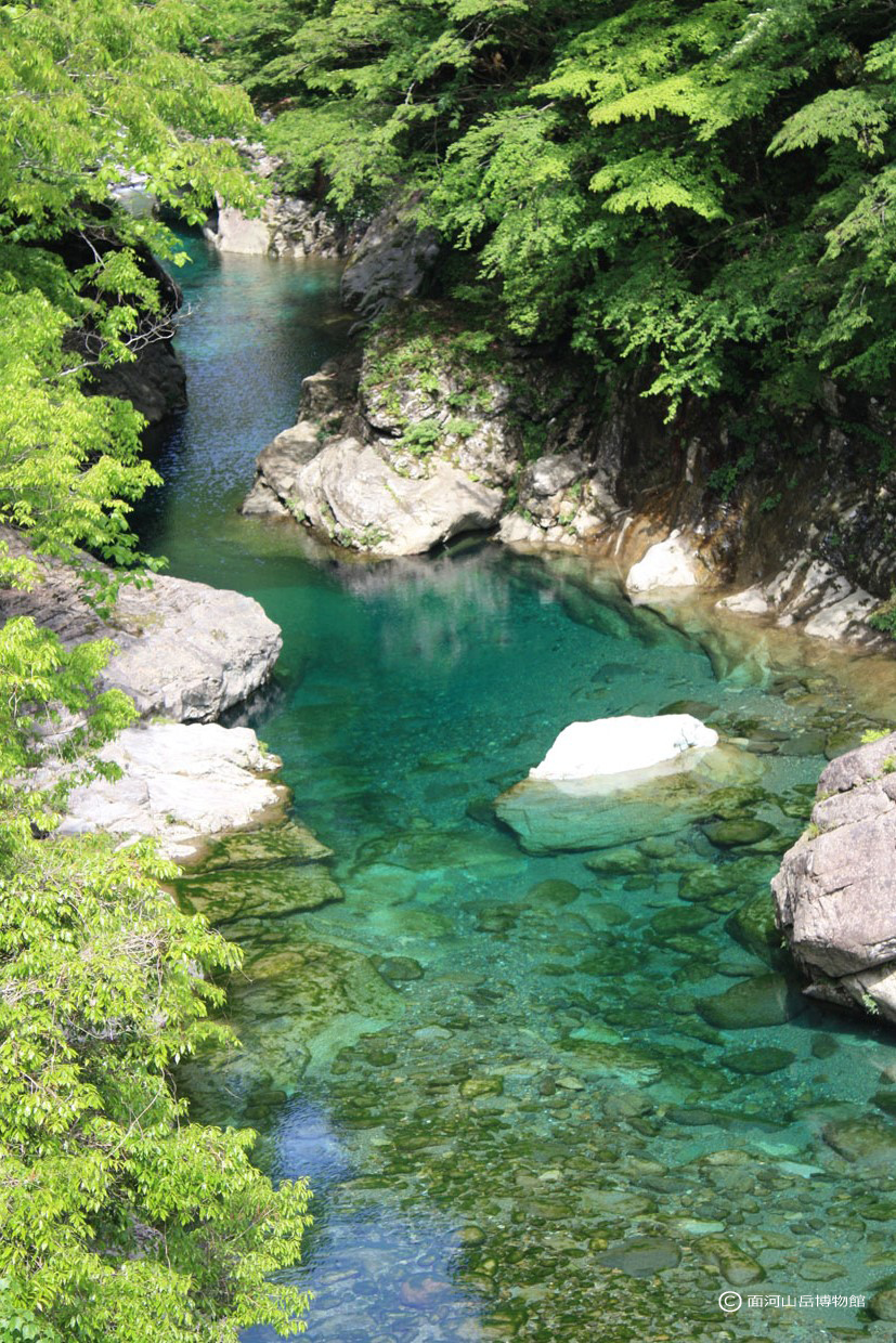 初夏の関門の画像
