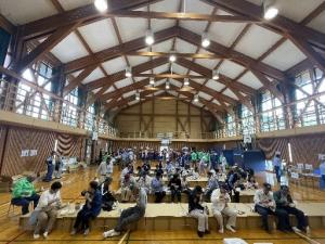 非常食を試食する参加者