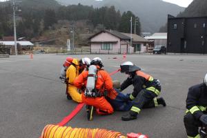 要救助者の引継ぎ、除染